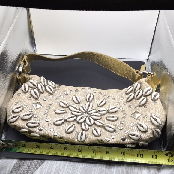 Adorable Franco Sarto seashell purse - Picture 2 of 8